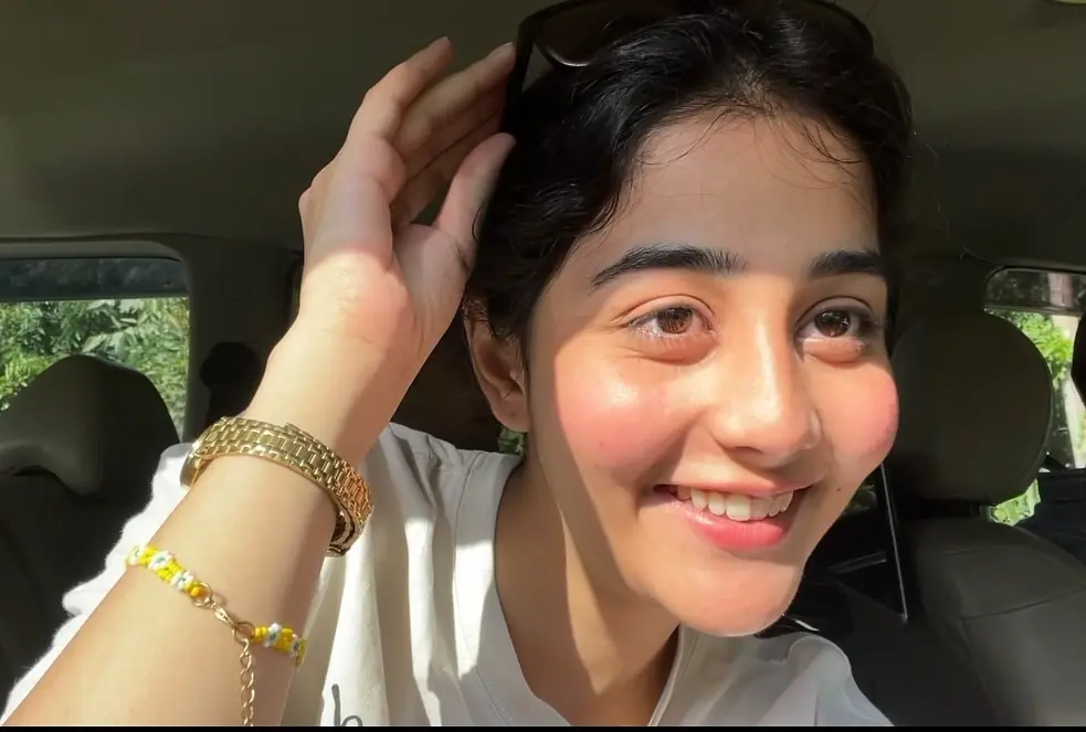 Velours, encre et voix basse